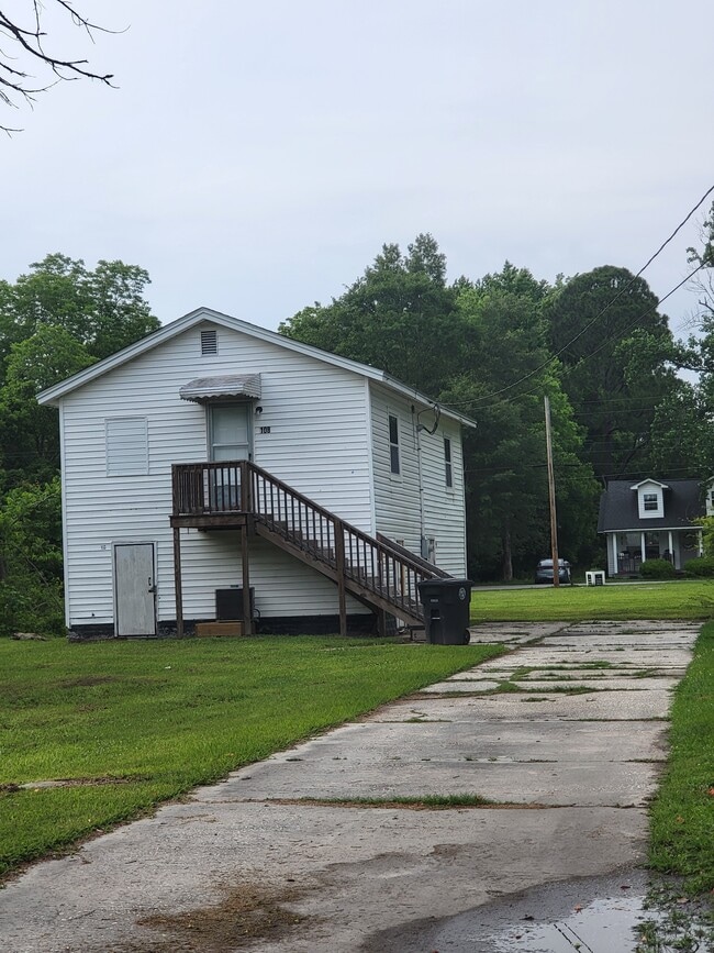 Nice Lot on a quiet street - 108 Jones St