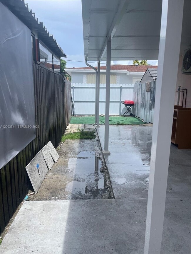 Photo - 317 E 8th St Unit 3