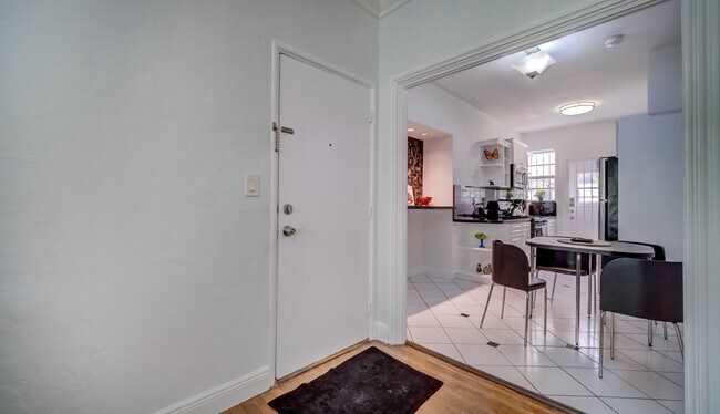 Photo - 825 Jefferson Ave Unidad 2