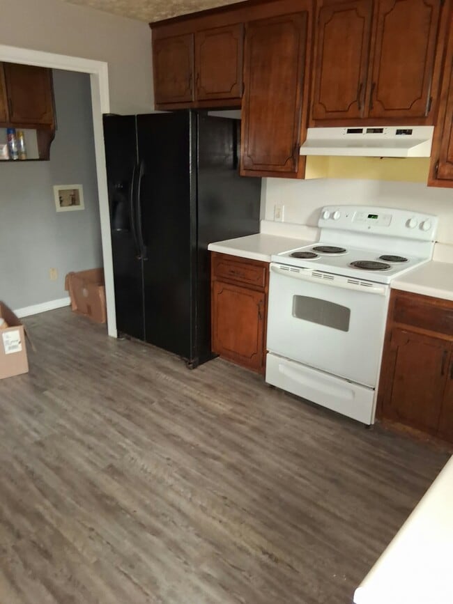 Photo - 1532 Rosewood Cir SE