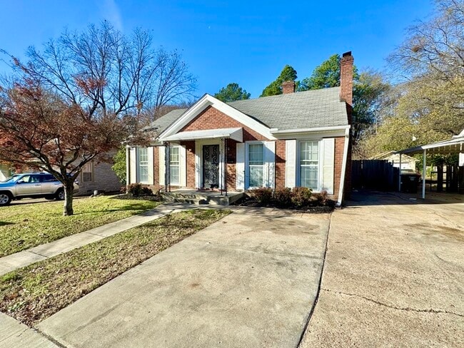 Photo - 135 S Greer St