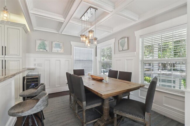 Photo - 157 9th Ave N