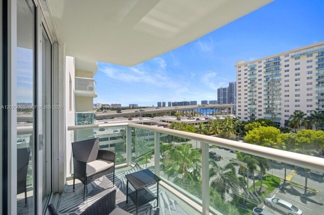 Building Photo - 19380 Collins Ave Unit 609
