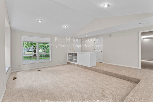 Photo - Lake Oswego Two Bedroom Home - New Updated Kitchen Coming Soon!