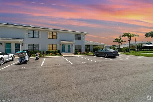 Building Photo - 146 Clyburn Way W Rental