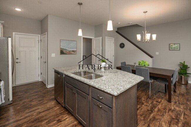 Photo - Contemporary 3 Bedroom Towhome in NW Roche...