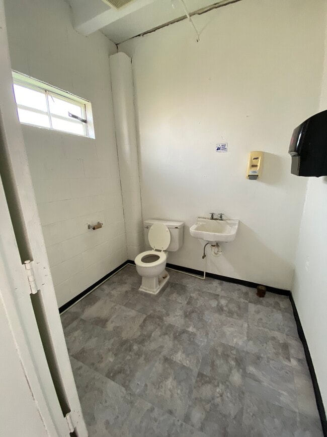 Photo - 3214 Ferndale Dr