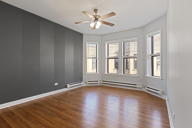 Photo - 3639 W Dickens Ave Unidad 2A