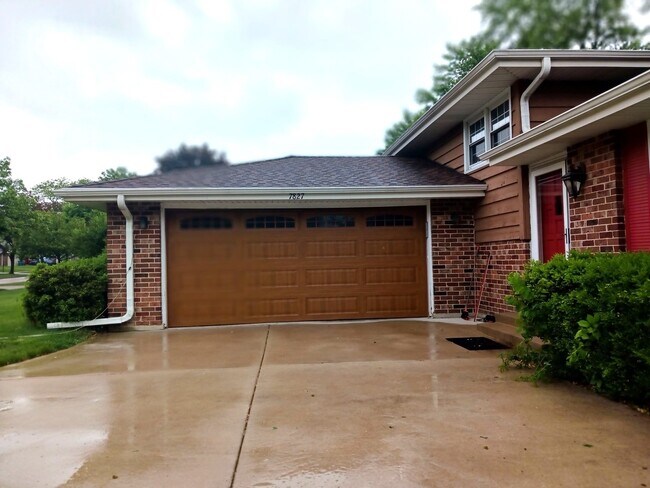 Photo - 7827 Rohrer Dr