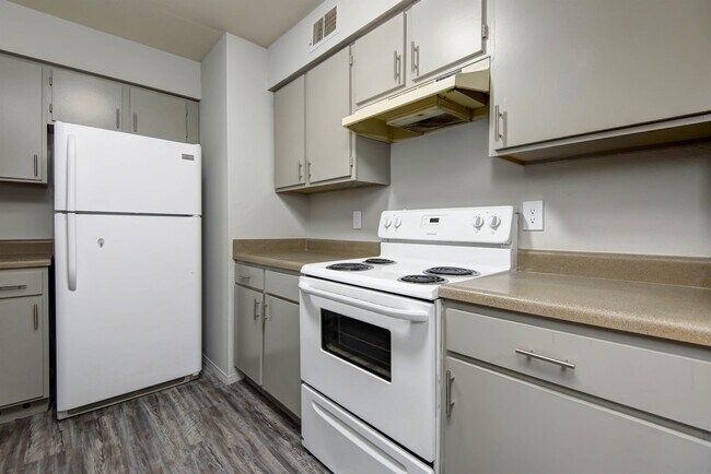 Photo - 3440 E Lombard St Unit 128