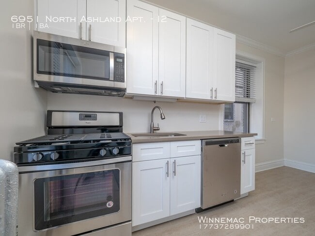Building Photo - 6951 N Ashland Ave Unit I2