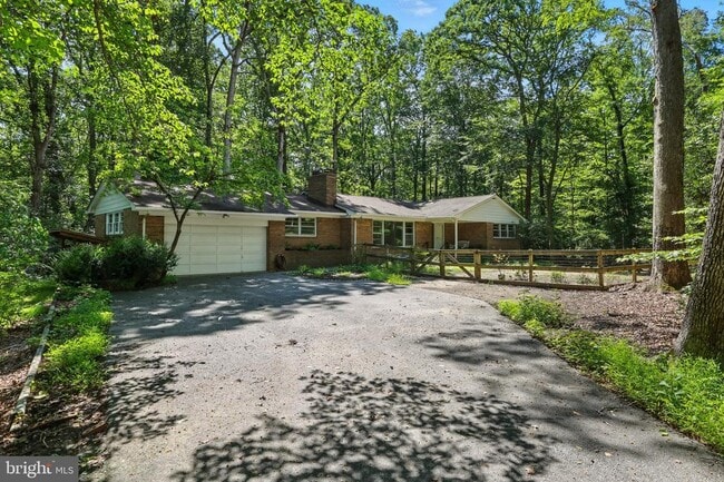 Building Photo - 2710 Hidden Valley Rd Rental