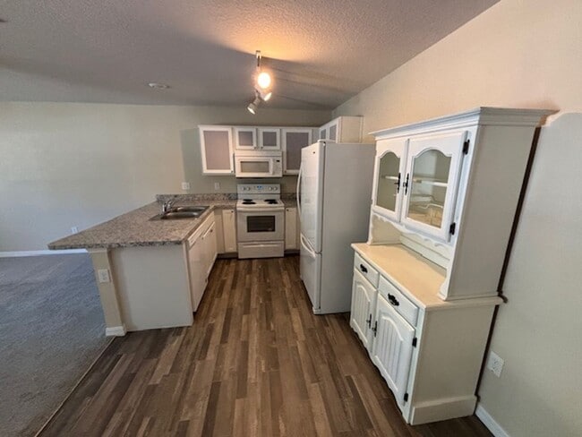 Photo - Cute Home Ready for Family