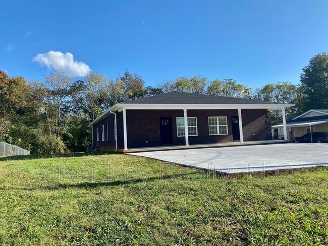 Photo - 427 Sterling Rd