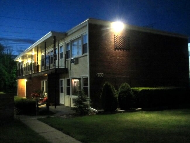 Photo - 766 E 5th Ct Apartamento Unidad F