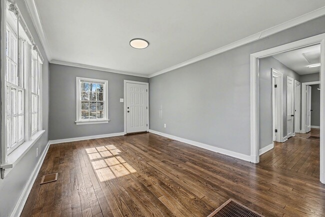 Photo - Charming Renovated Home Near U of M – Featuring Expansive Workshop & Garage