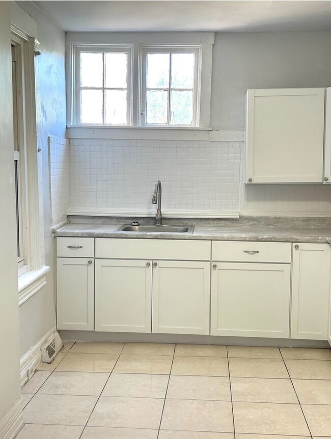 Beautiful Remodeled Lancaster 4 BR/2 bath ... - Beautiful Remodeled Lancaster 4 BR/2 bath ... Casa