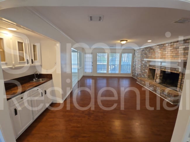 5223 Brownlee Ln