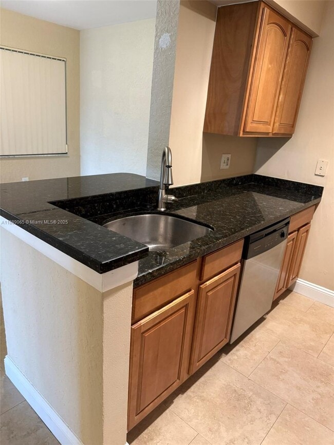 Photo - 2820 N Oakland Forest Dr Unit 102