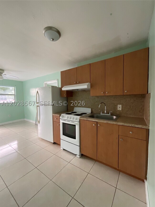 Photo - 736 NW 42nd St Unit 2