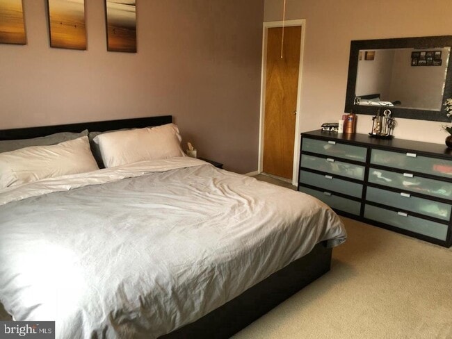 Photo - 425 Gatewood Ct