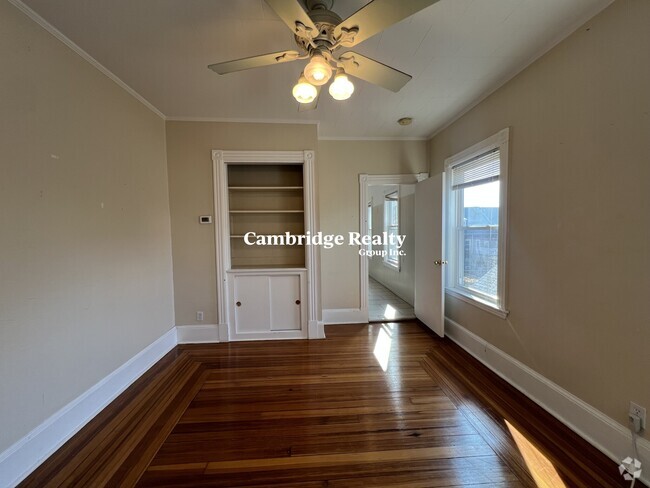 Building Photo - 33 Wheatland St Unit 3 Rental