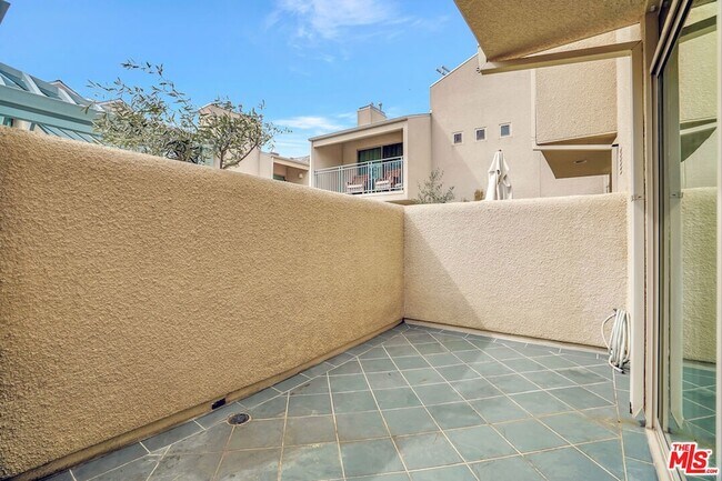 Photo - 14101 Dickens St