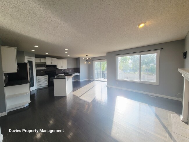 1020-118A 118a St SW