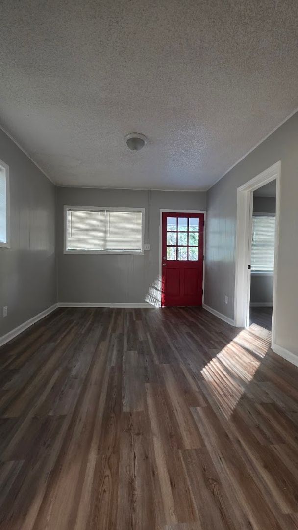 Photo - BEAUTIFUL 3 BEDROOM 1 BATH HOME