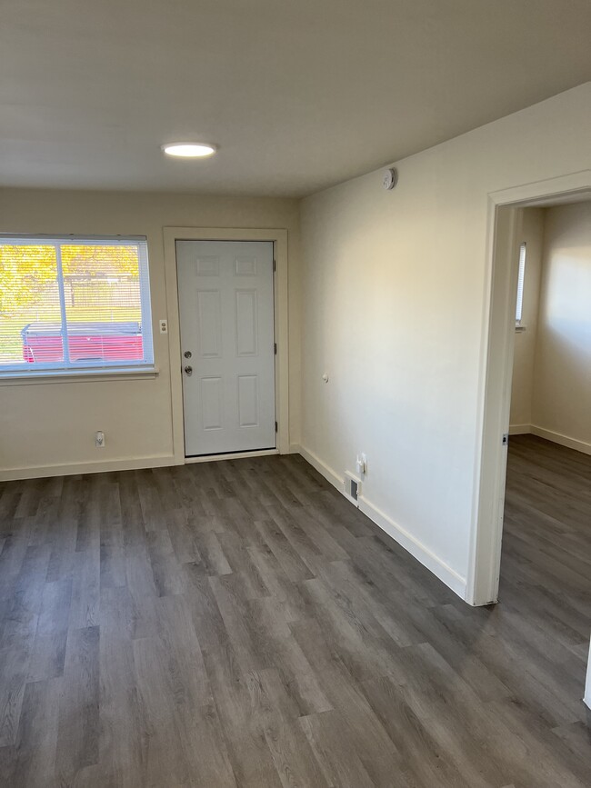 49 Hill St Unit 3