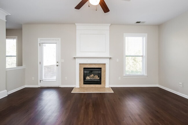 Photo - 3302 Southerland Ct