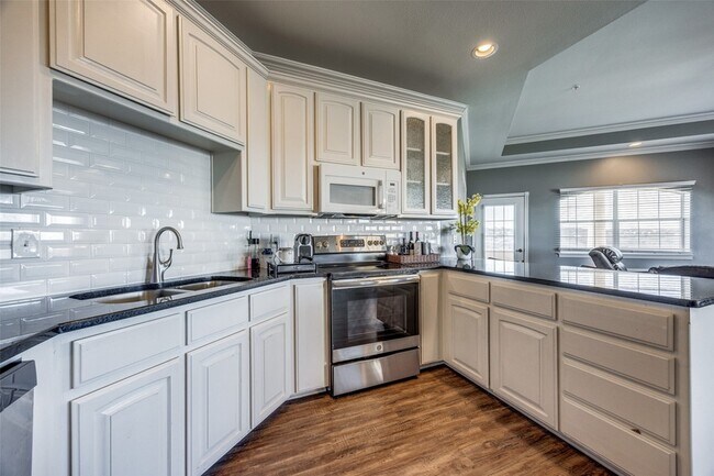 290 Tanglewood Cir Unit 5445/46