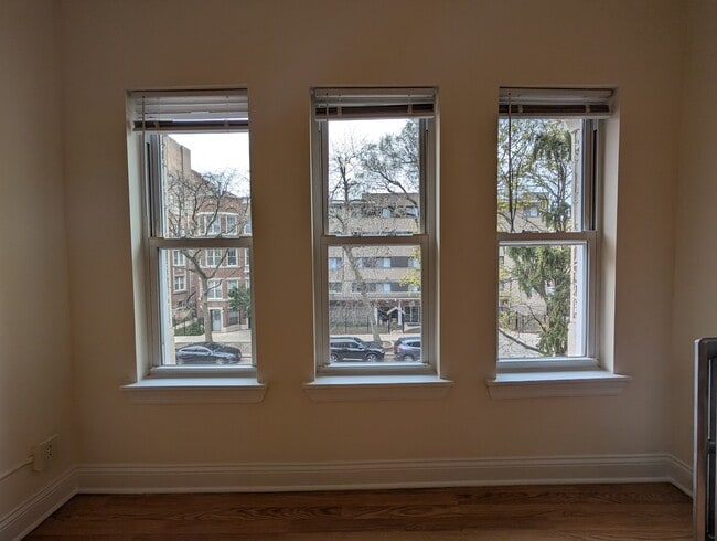 Photo - 5417 N Kenmore Ave