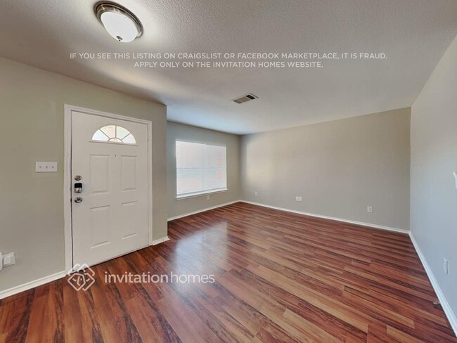 Photo - 1919 Carriage Club Dr