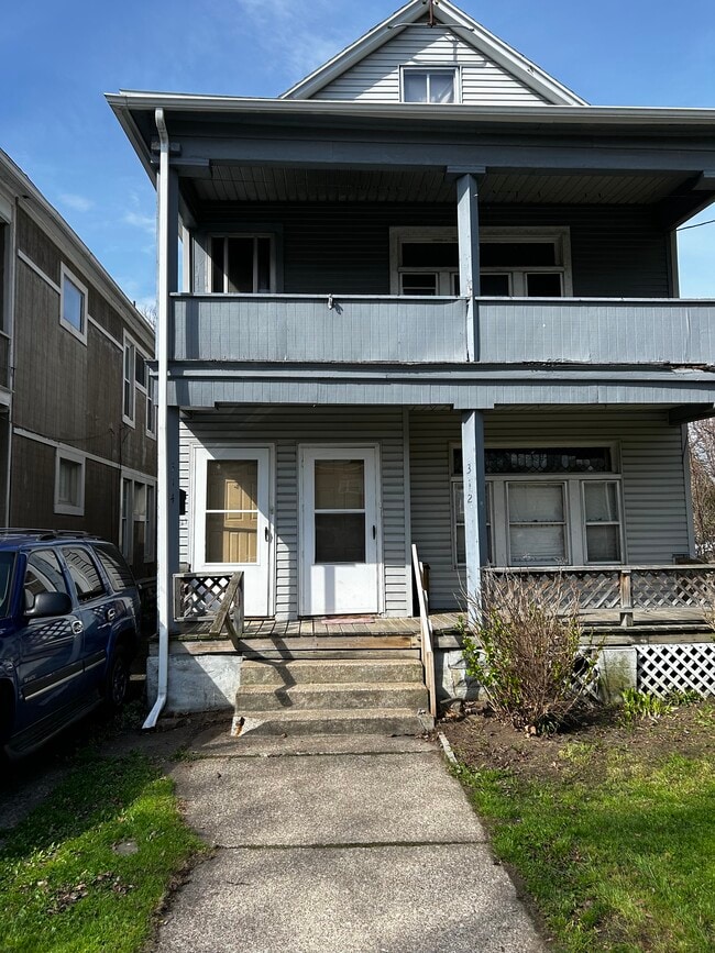 Building Photo - 314 East Ave Unit 314 East