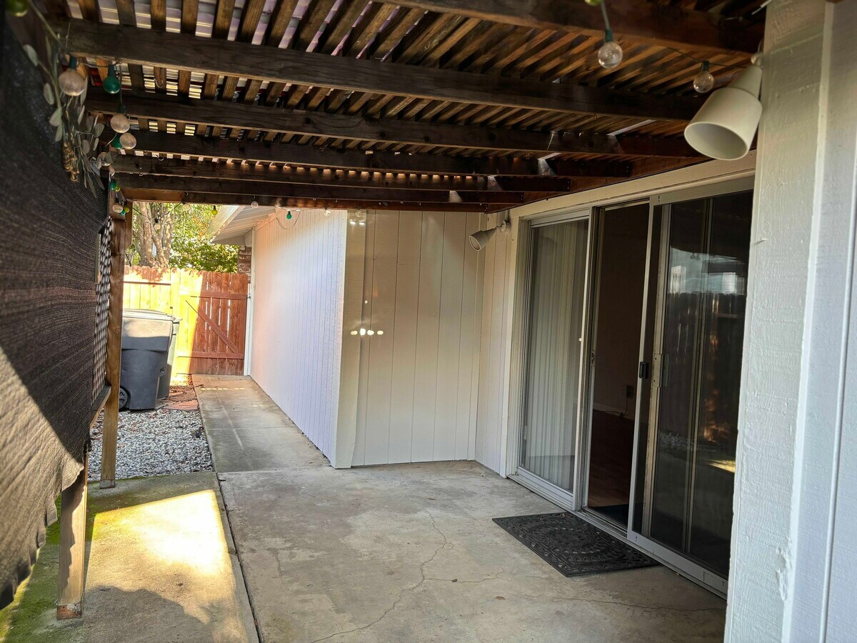 Photo - 1714 Kent St