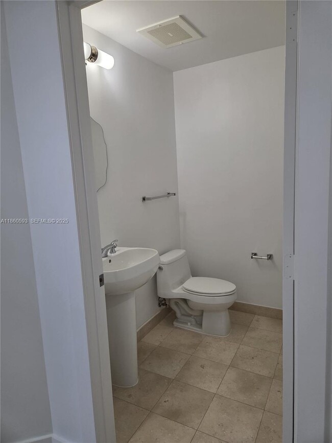 Photo - 1050 Brickell Ave Unit 2514