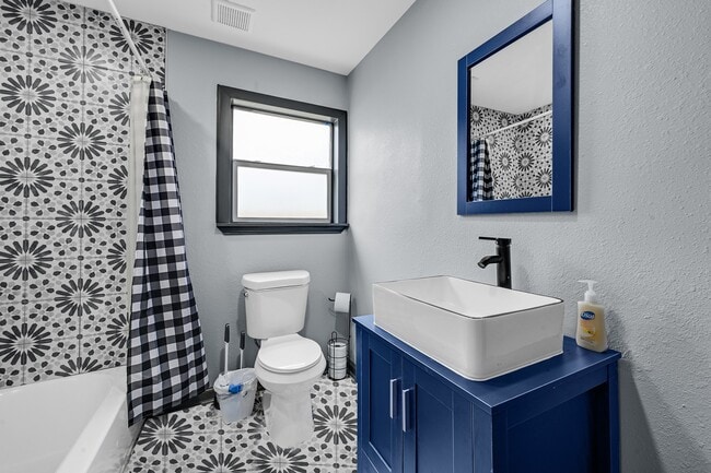 Photo - 4406 Edison St