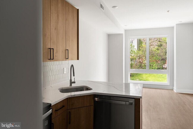 Building Photo - 2207 N Franklin St