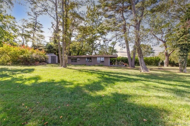 Photo - 328 Centre Island Rd