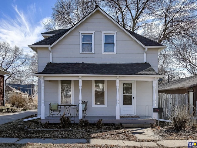 Building Photo - 825 C St Rental