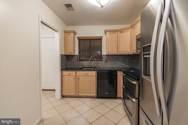 Photo - 2811 Lee Oaks Ct Unit 304