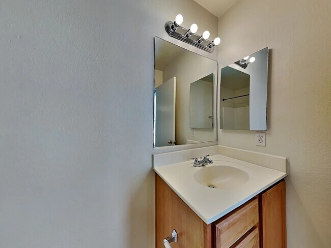 Photo - 2444 W Mobile Ln