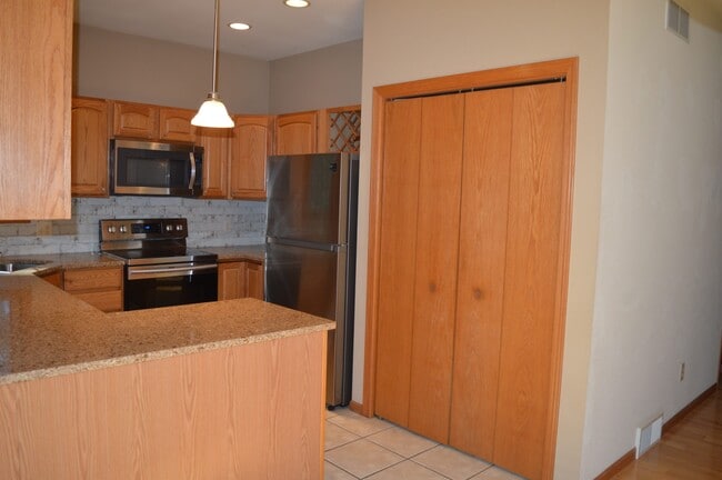 Photo - 4734 Bergamot Way