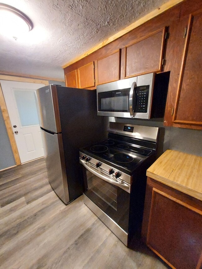 Photo - 604 Mayflower Ln