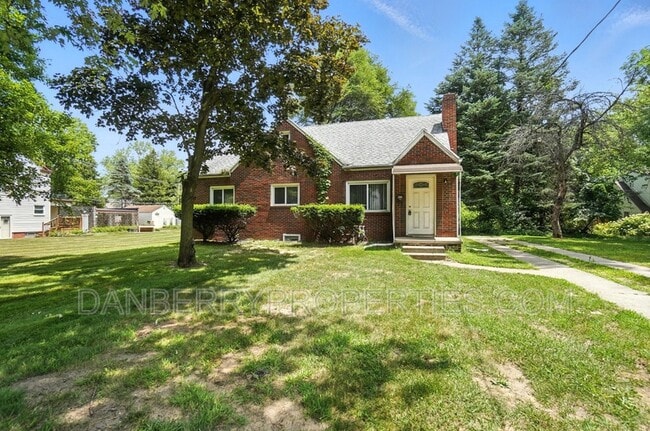 Photo - 822 Searles Rd