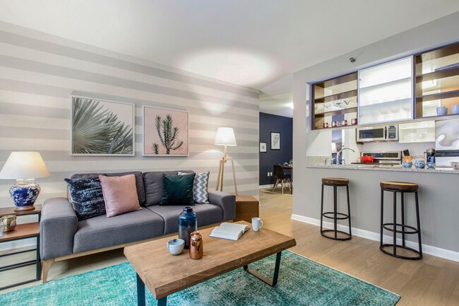 Photo - 535 W 23 St Unidad FL3-ID2192