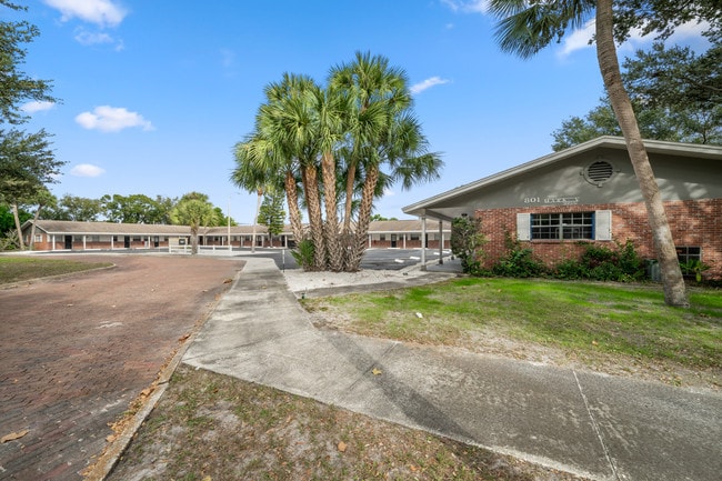 Photo - Eagle Crest Apartments