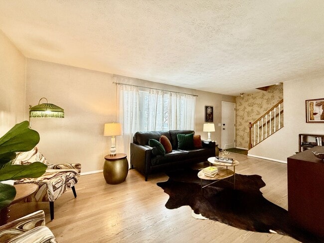11417 Gravenhurst Dr