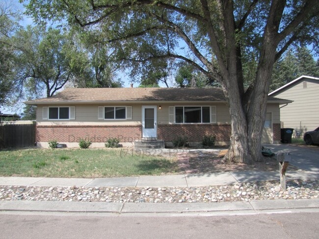 Building Photo - Charming 5 Bedroom House in Central Colora...